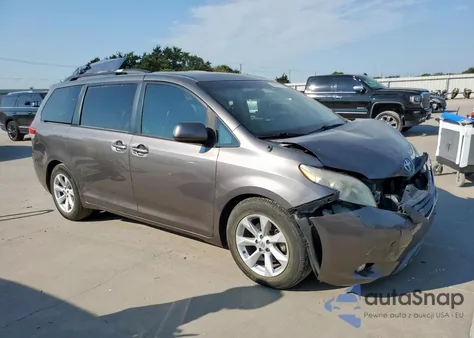 2013 Toyota Sienna Xle from USA, damaged, VIN 5TDYK3DC1DS335158